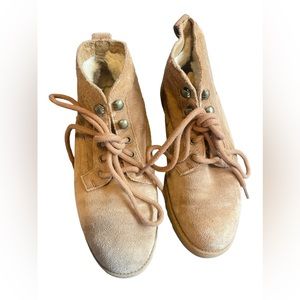 UGG short lace up boot